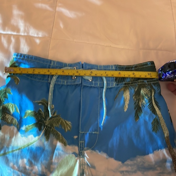 OshKosh boy’s swim trunks. Size 6. Island/surfboard print. - Picture 3 of 4